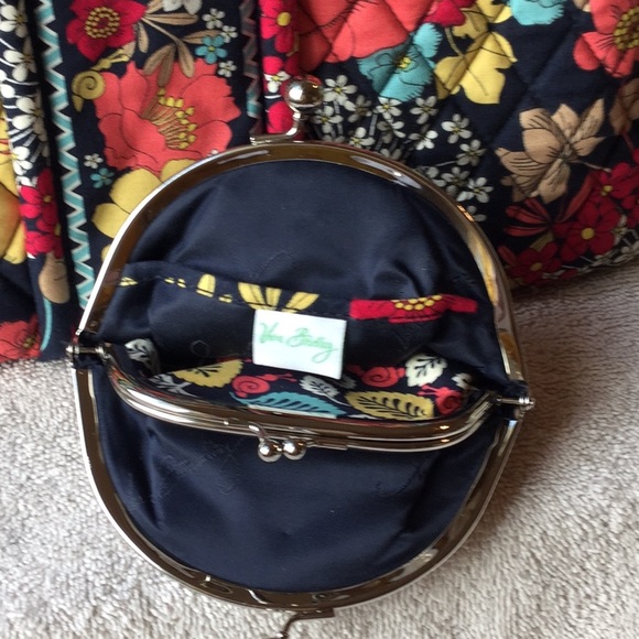 VERA BRADLEY BAG and COIN PURSE 🌻🌼🌷🥀💐🌸🌹🌺🌻 - Picture 5 of 8